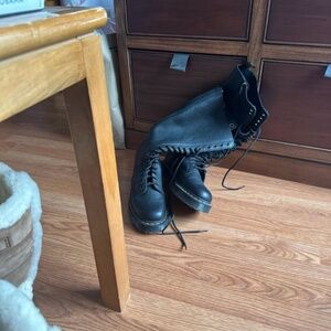 COPY - Dr. Martens 20 Eyelet Boot